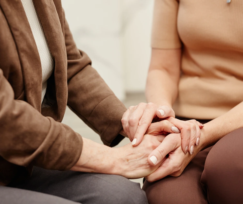 ofreciendo ayuda a una persona con depresión