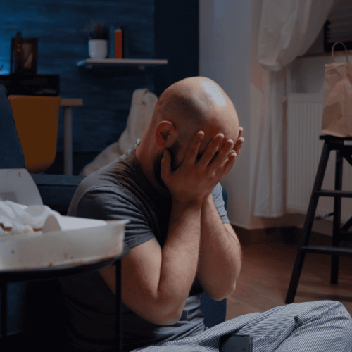 Señor abrumado por la depresión